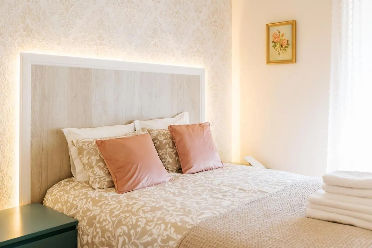 Konukevi Romantic Downtown Room Lisboa