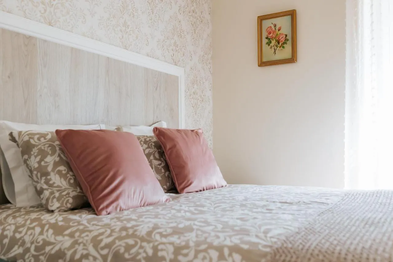 Guest house Romantic Downtown Room Lisbon